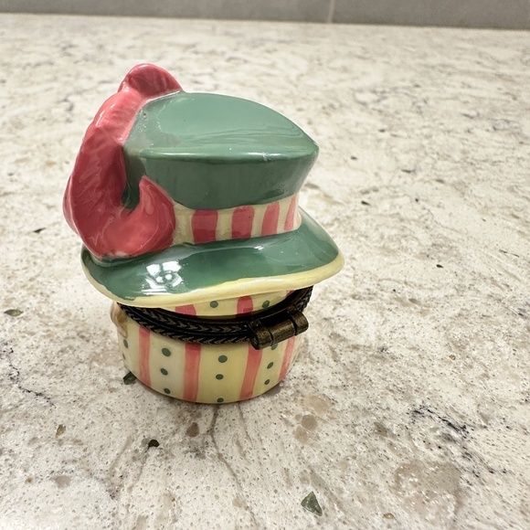 Vintage Porcelain Hat  trinket jewelry box with mini‎ hat inside - Picture 3 of 9